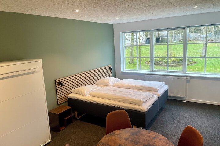 Room 15 of 42