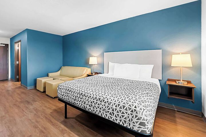 Suite Queen Bed (14 of 25)