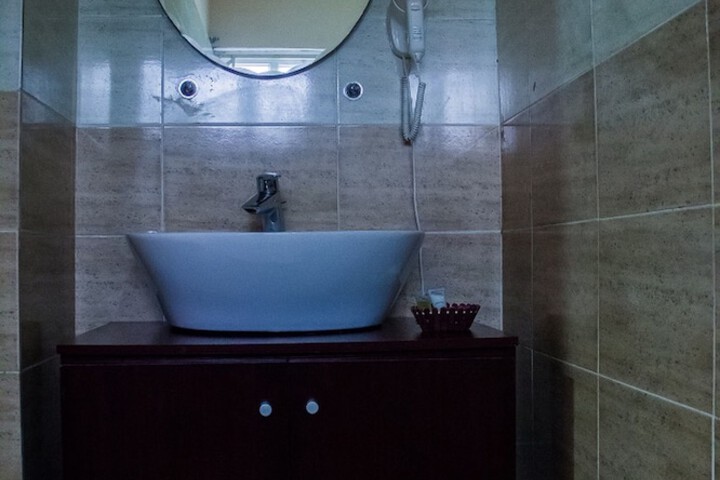 Room 33 of 45