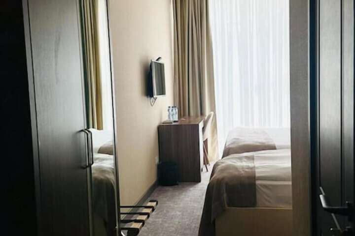 Room 19 of 36