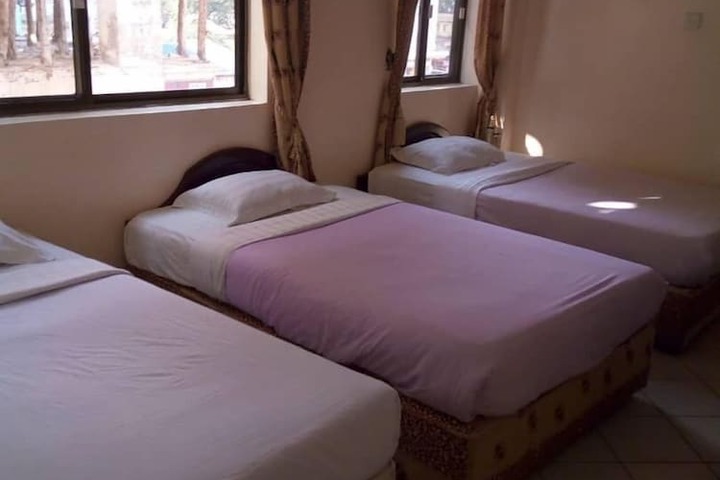Room 4 of 49