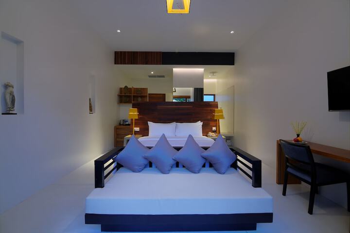 Room 10 of 169