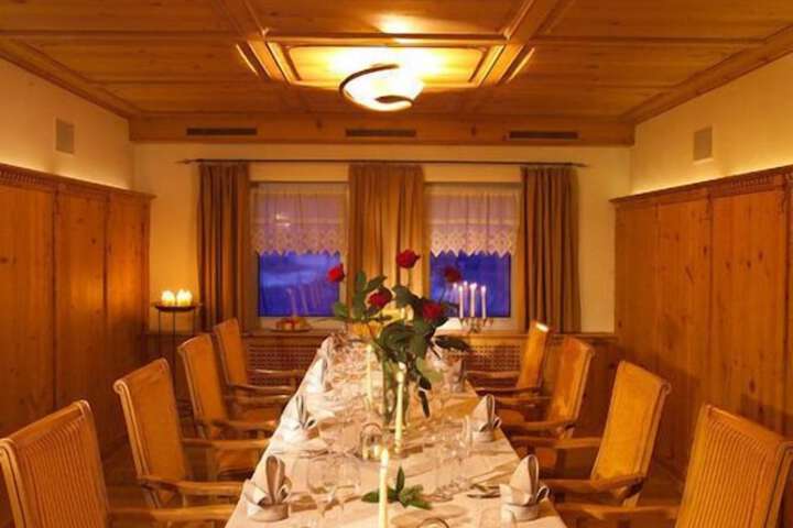 Dining 35 of 61