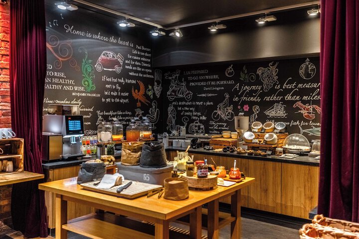 Breakfast area