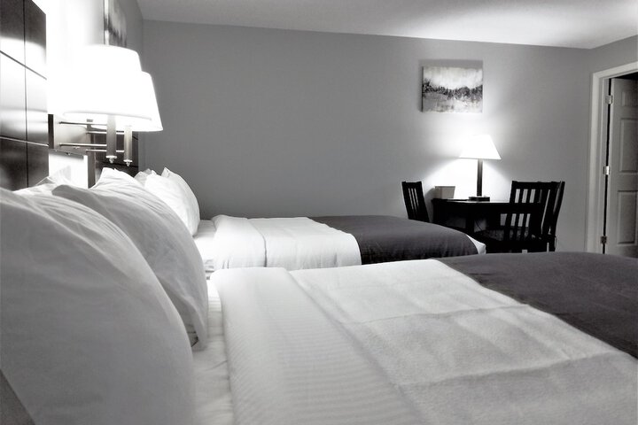 Deluxe Queen Bed (21 of 24)