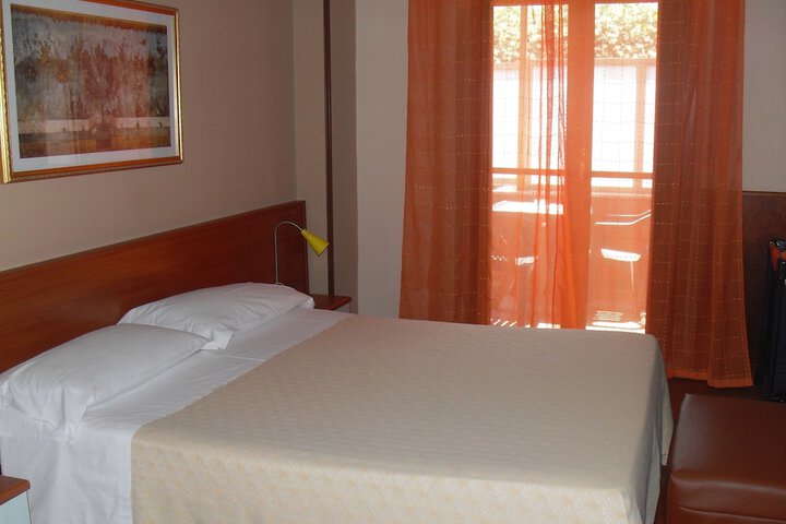 Room 9 of 64