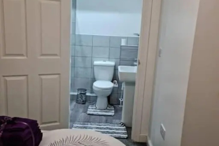 Room 6 of 29