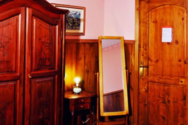 Room 8 of 23