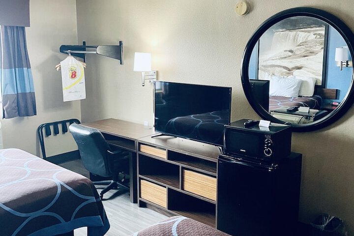 2 Double Beds (4 of 12)