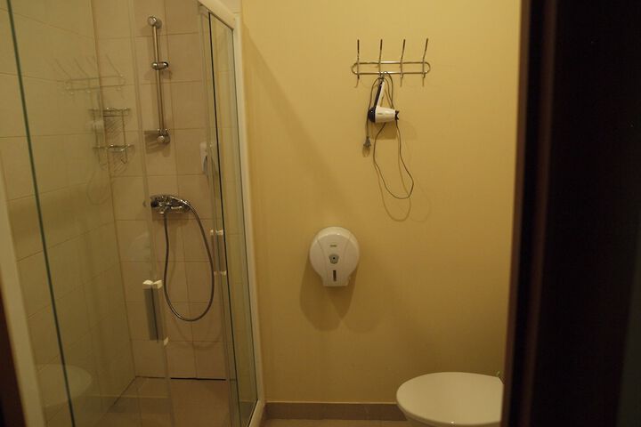Room 44 of 69