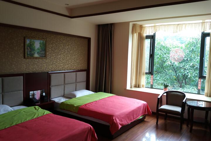Yunfeng Holiday Hotel