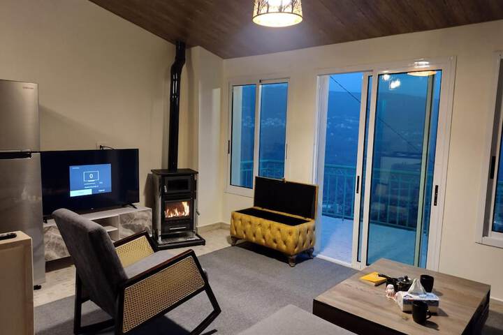 Room 6 of 10