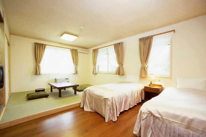 Room 25 of 61