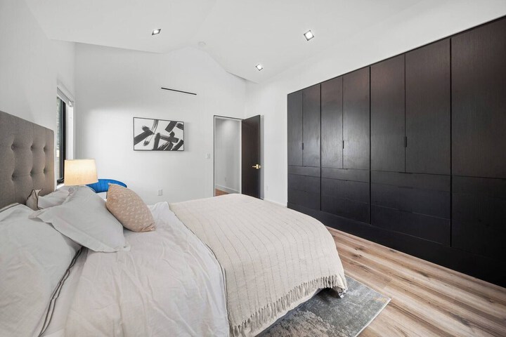 Room 20 of 103