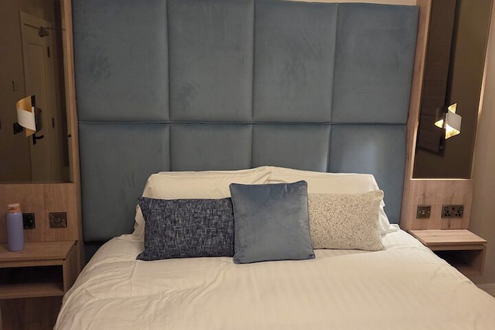 Room 3 of 8