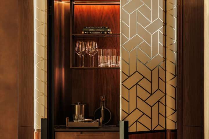 Lounge 56 of 146