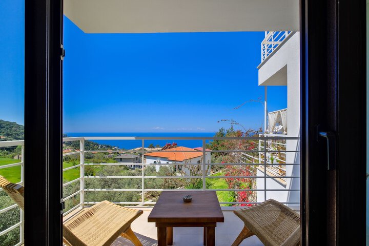 Terrace/Patio 102 of 112