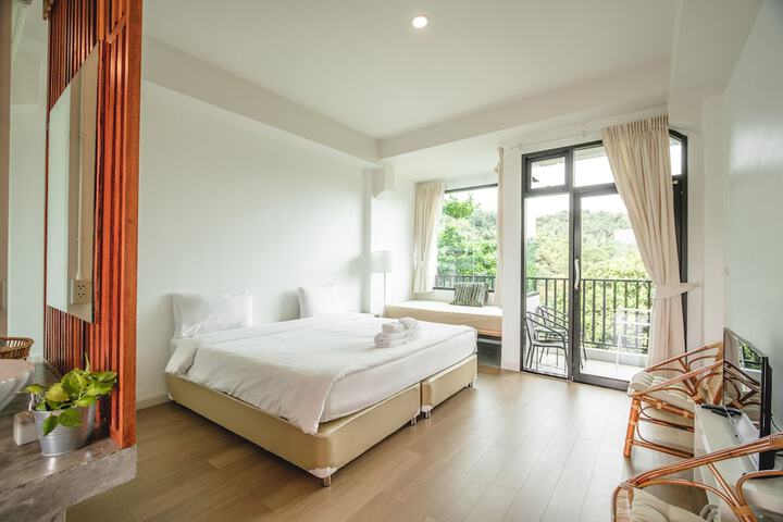 Room 4 of 37