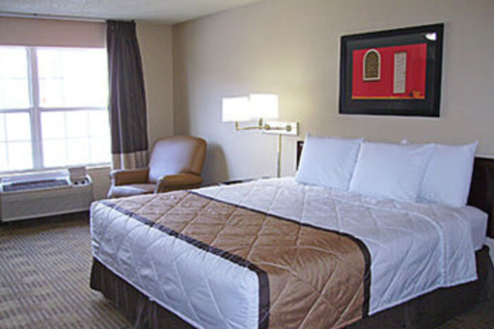 Room 4 of 15