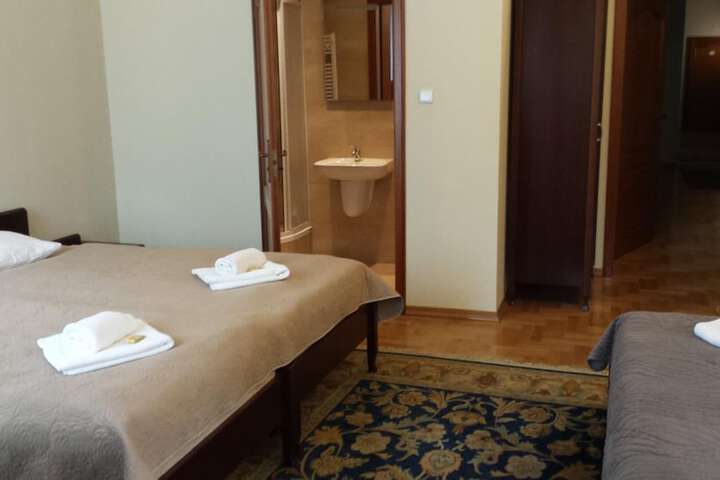 Room 9 of 41