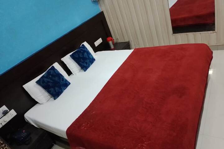 Room 4 of 14