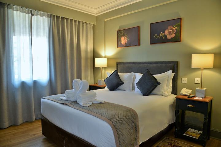 Room 8 of 42