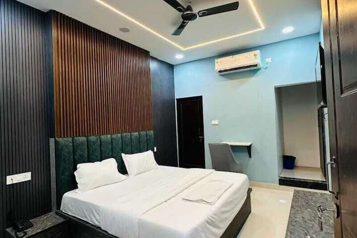 Room 29 of 46