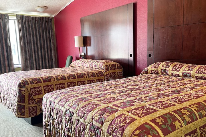 2 Double Beds (6 of 7)
