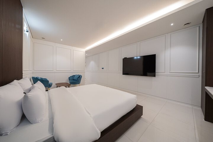 Room 62 of 104