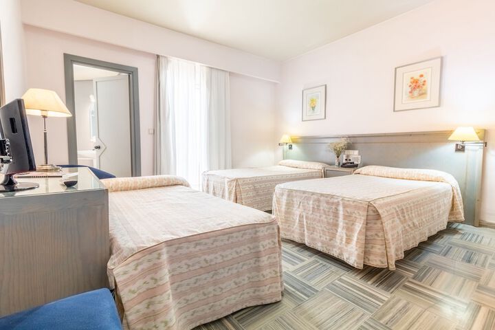Room 8 of 20