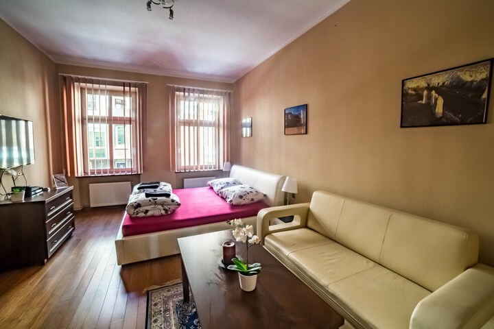 Room 27 of 51