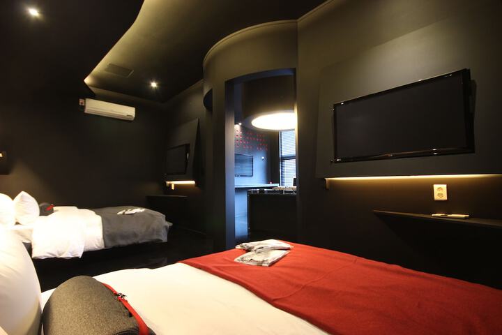 Room 15 of 177