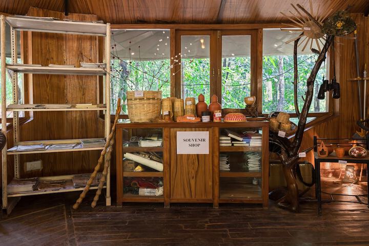 Gift Shop 63 of 135