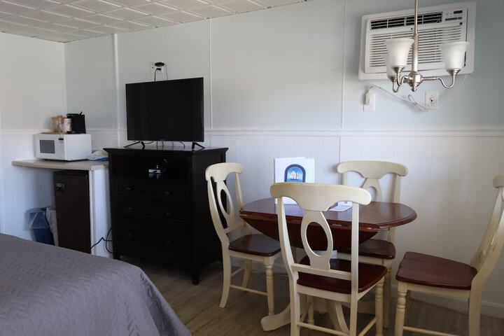 Room 15 of 33