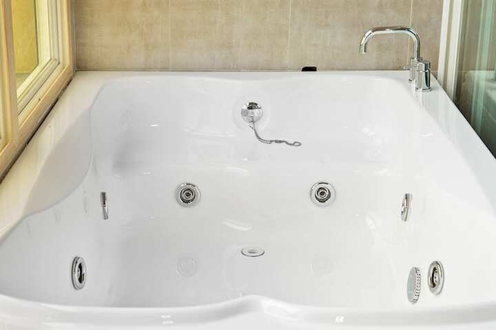 Hot Tub 23 of 31