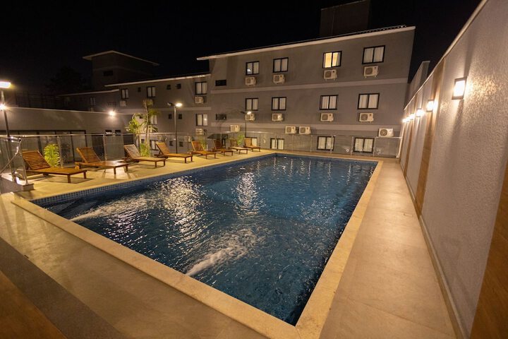 Pool 17 of 28