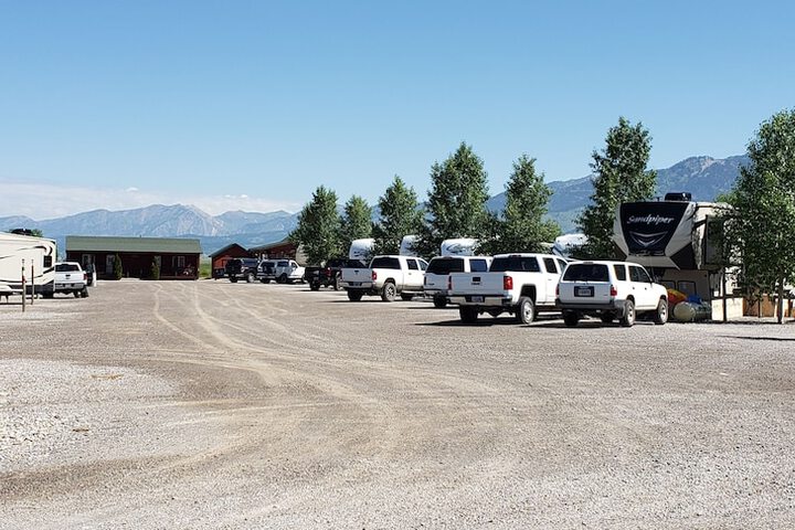 Property Grounds 31 of 36