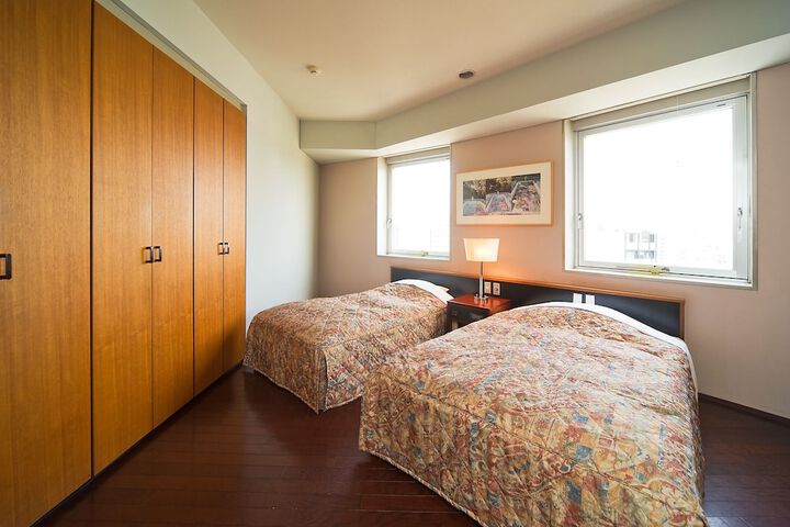 Room 18 of 43