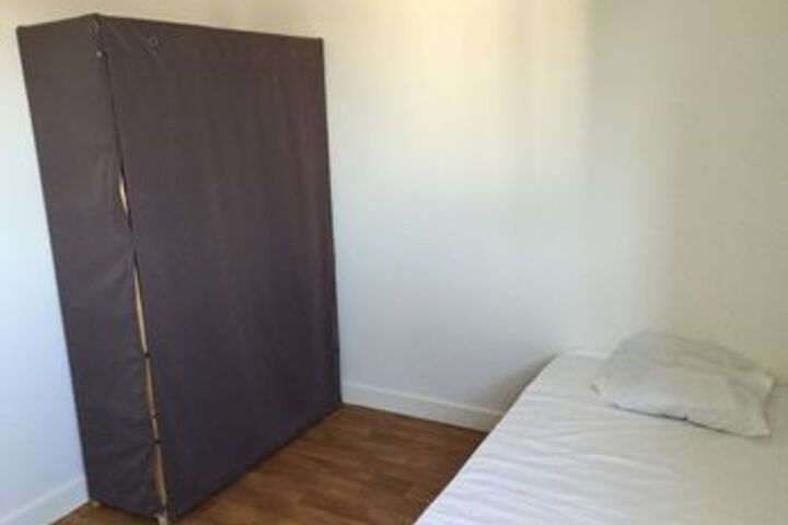 Room 9 of 23