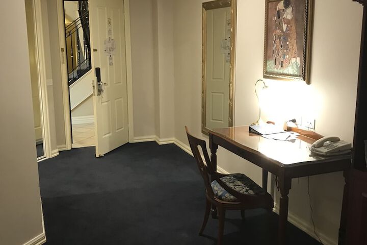 Room 13 of 66