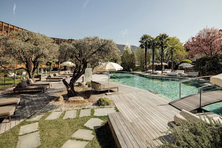 Pool 47 of 76