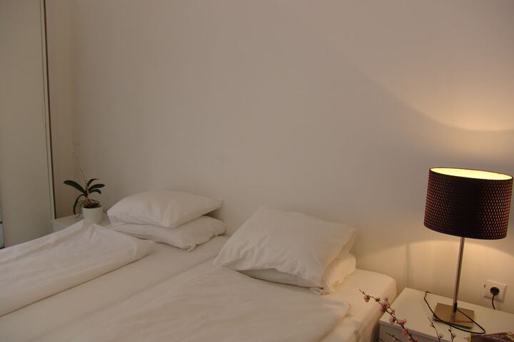 Room 28 of 62