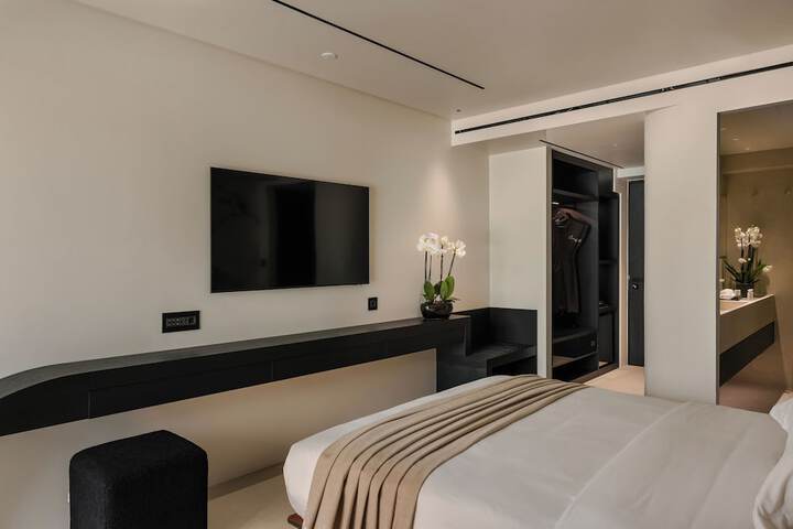 Room 37 of 121