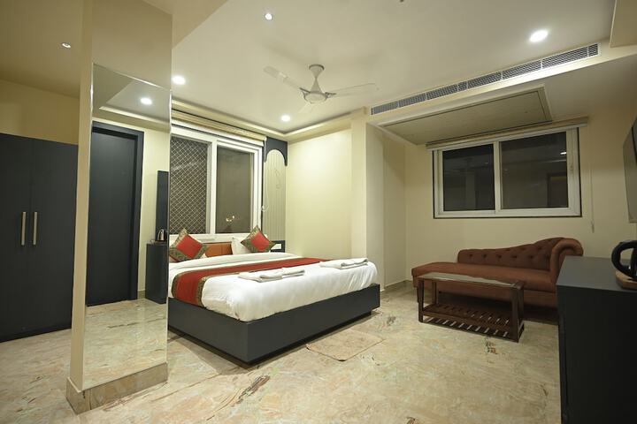 Room 12 of 35