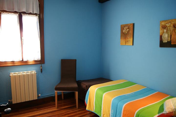 Room 11 of 94