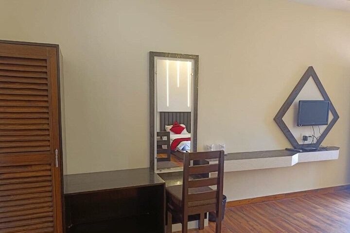 Room 25 of 81