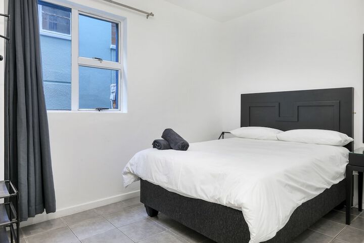 Room 7 of 28