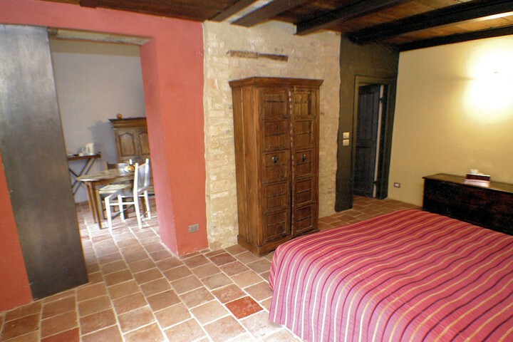Room 4 of 18