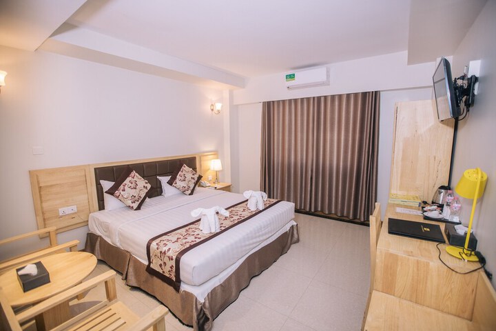 Room 7 of 42