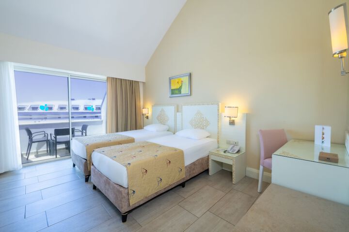Room 3 of 67